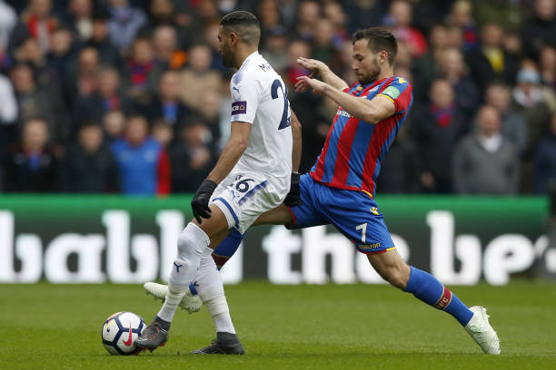 一个在现代 一个在现代