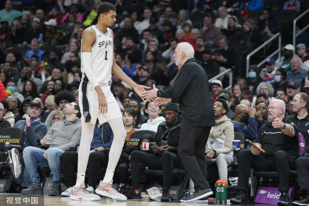 他已在各项 他已在各项